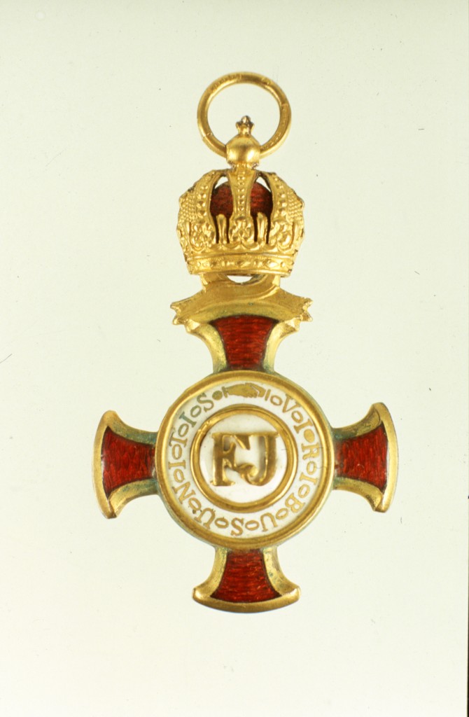 Zlati zaslužni križec s krono 1