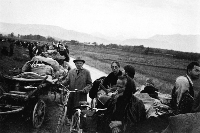 (Slovenski) Odprtje razstave Umik čez Ljubelj 1945, fotograf Marjan Kocmur