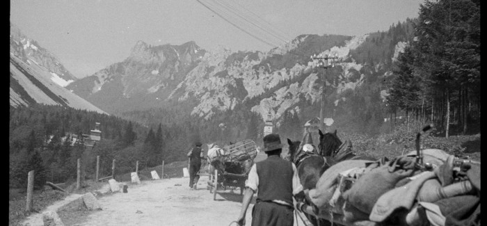 (Slovenski) Odprtje razstave Umik čez Ljubelj 1945 skozi objektiv Marjana Kocmurja