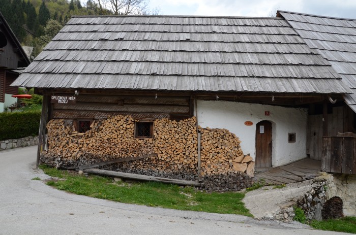 (Slovenski) Odprtje razstave Bohinjske hiše