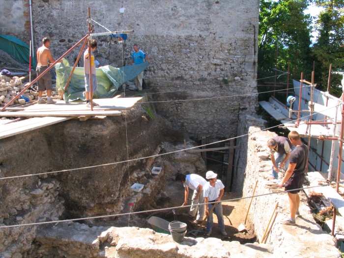 Muzejski večer Arheologija Knedlovega vrta