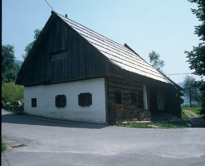 (Slovenski) Vodeno doživetje Od stogov do Oplenove hiše