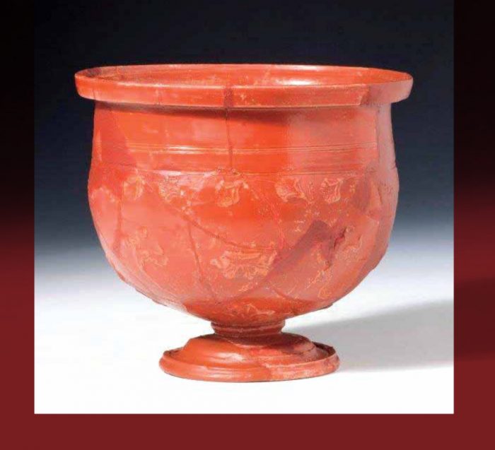 (Slovenski) Vitrina meseca Najbolj značilna rimskodobna keramika Terra Sigillata